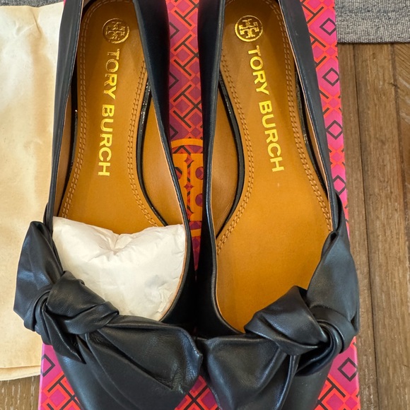 TORY BURCH- bow flat Napa leather - Picture 3 of 6